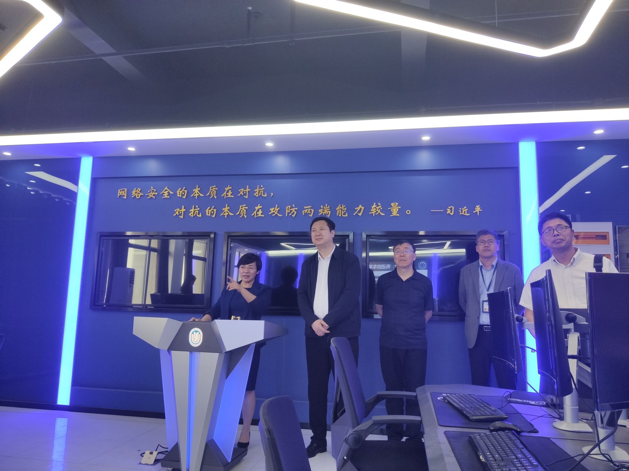 参观8.jpg 参观8.jpg